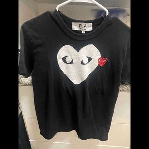 Commes des Garçon play tshirt